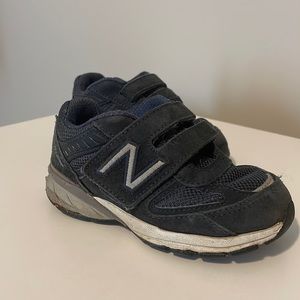 New Balance Sneakers 990V5